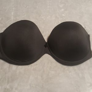 Black strapless 40D push up bra.